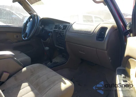 2000 Toyota 4Runner Sr5 V6 from USA, damaged, VIN JT3GN86R4Y0153081